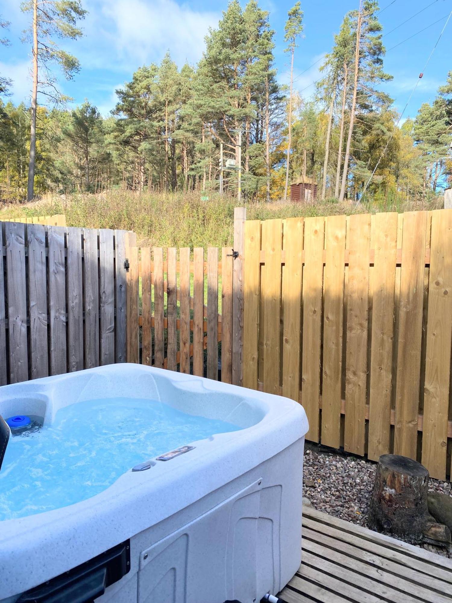 Kaoglen-Spruce-Hot Tub-Forrest Setting-Pet Friendly Villa Balnald Eksteriør bilde